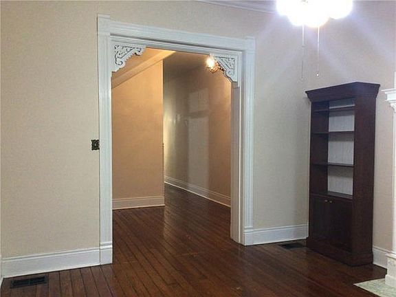 3rd image of 521A Lowerline St