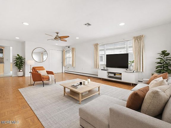 5th image of 24 Santiago Drive W