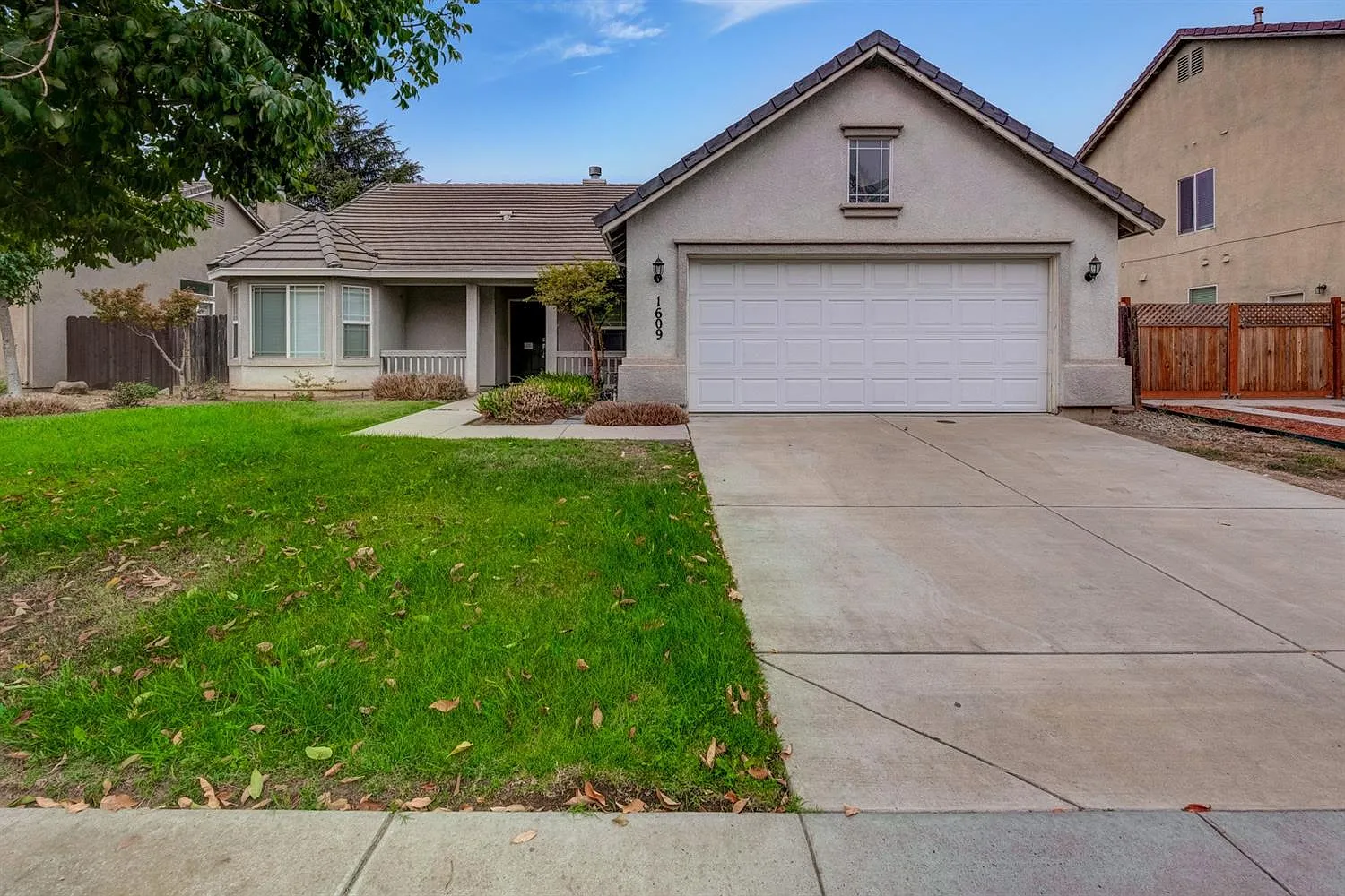 1609 Matisse Ln photo 1