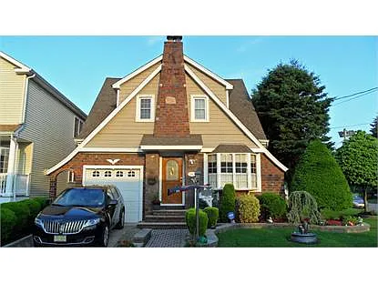 54 7th St photo 1
