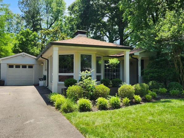 2207 Fordham Dr, Alexandria, VA 22307