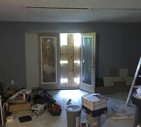 5th image of 615 Camelot Dr #615
