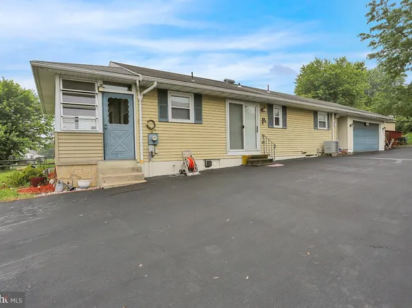4423 Hill Terrace Dr, Reading, PA 19608