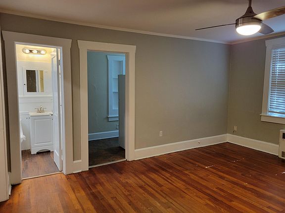 4th image of 310 13th Ave NE APT 14