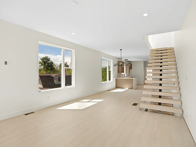 W 37th Ave — Photo 9