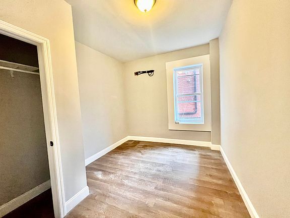 2nd image of 934 Pavonia Ave APT 3