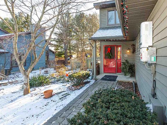 2nd image of 25 Eton Dr