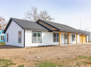 206 S 4th St, Holden, MO 64040