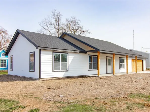 206 S 4th St, Holden, MO 64040