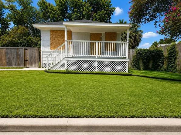 5715 Enid St, Houston, TX 77009