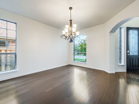 5th image of 342 Manchester Dr