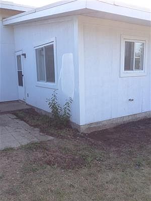 1st image of 302 Skybolt St