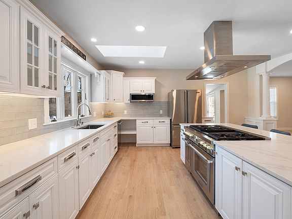 5th image of 510 Merrimac St #510