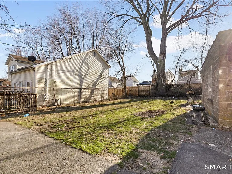 45-51 Cowles St #45 — Photo 33