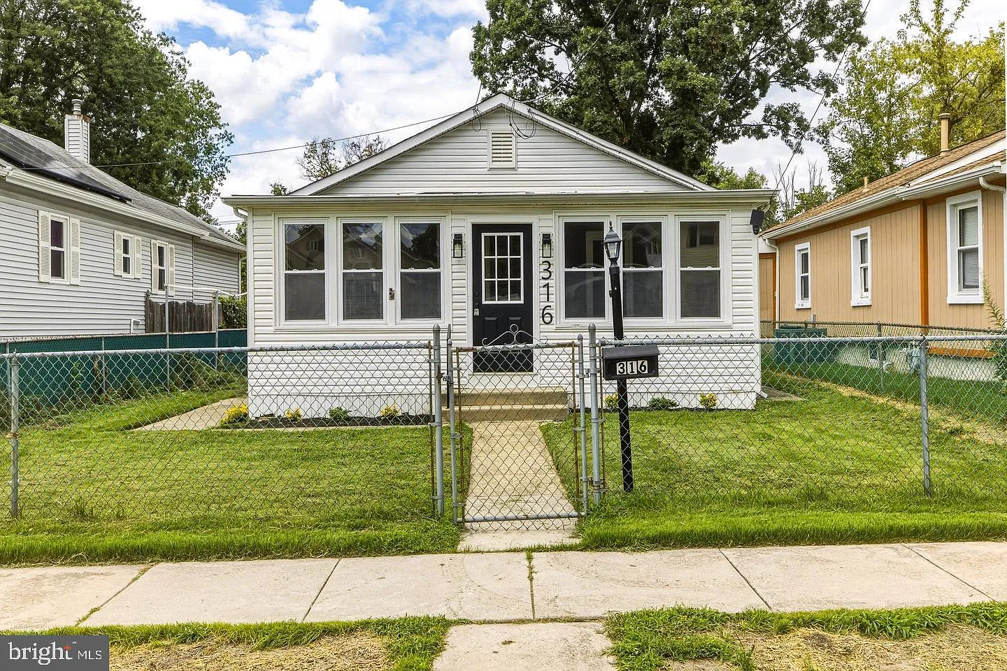 3 bed, 2.0 bath, 1200 sqft, $2,750 — Photo 1
