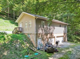 1512 Red Maple Dr, Waynesville, NC 28785