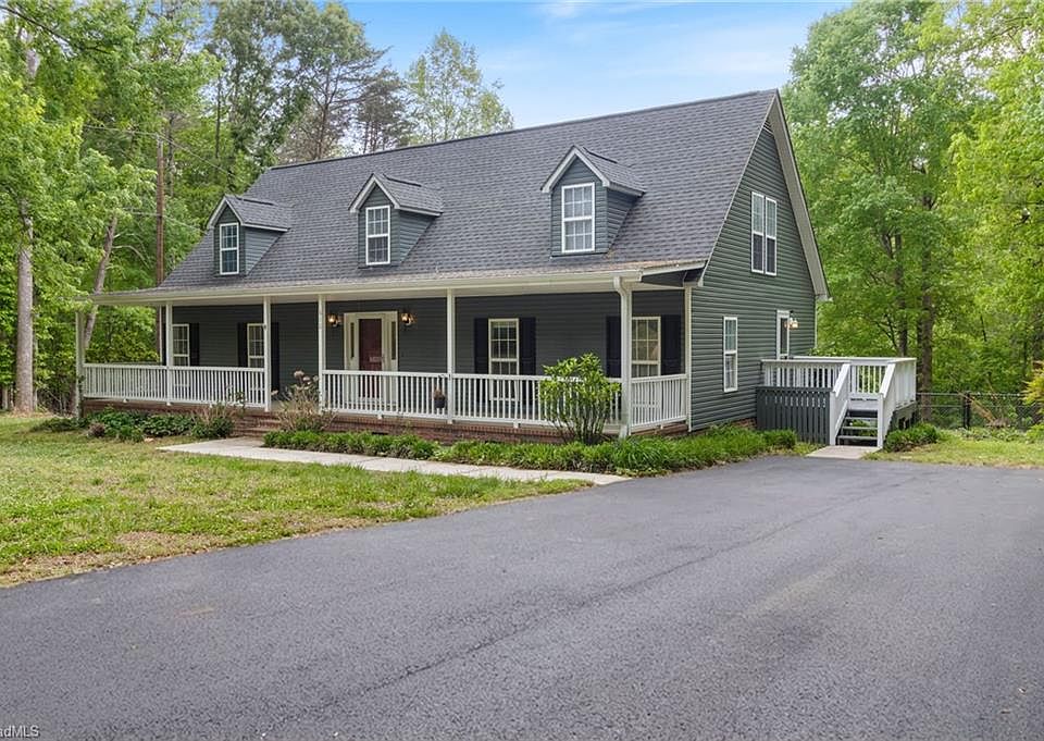 1st image of 610 Forrest Dr