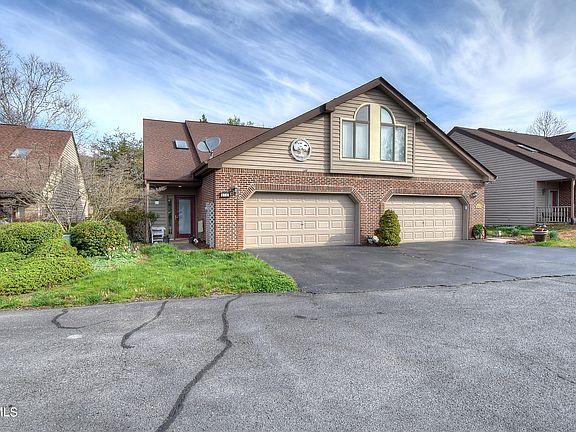 2nd image of 270 Willowbend Pl