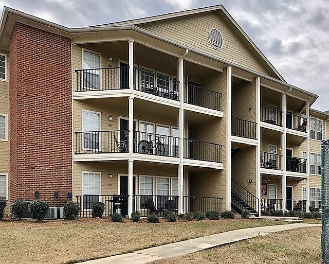 Top floor, end unit, 6-330