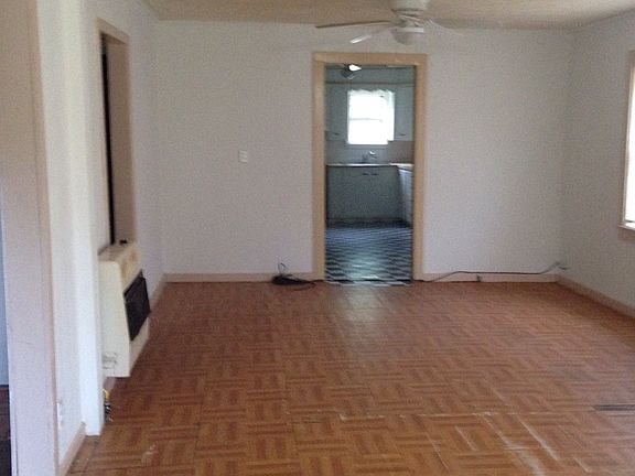 5th image of 606 W Russell Ave