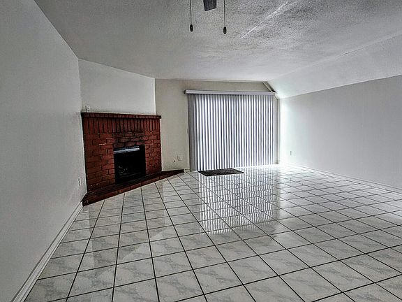3rd image of 1094 S Mountain Ave