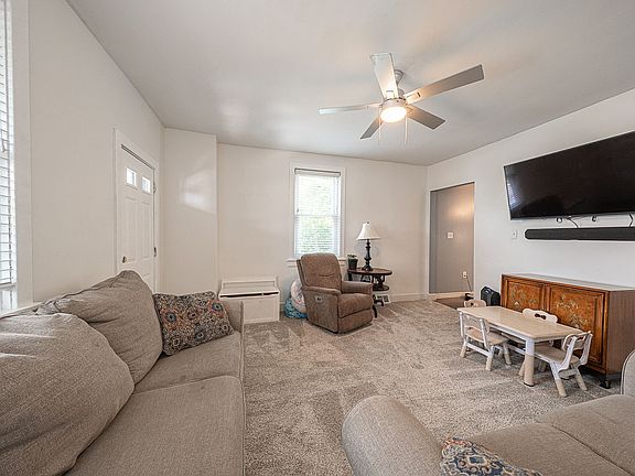 3rd image of 952 Herron Ave