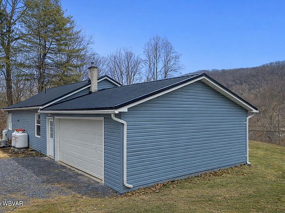 3rd image of 2911 Renovo Rd