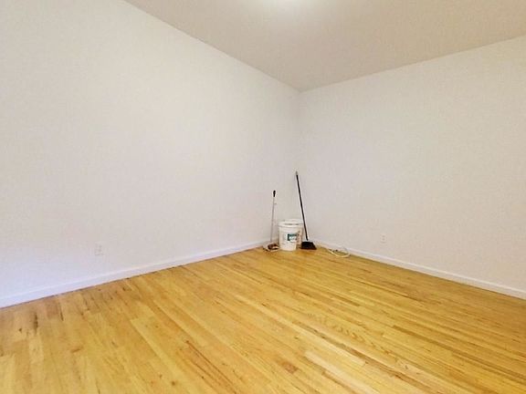 3rd image of 411 E 70th St #4D2