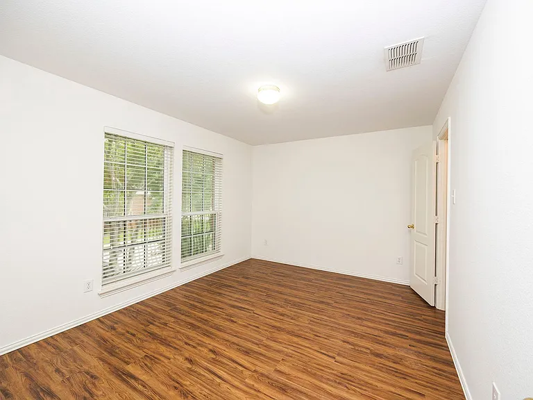 3103 Kingsbury Dr — Photo 19