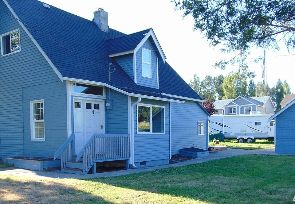 1st image of 141 Homer Ave SE