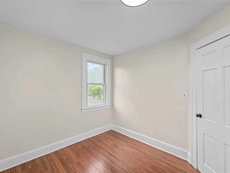 2215 N Wood Ave — Photo 18