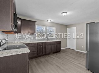 130 E Oak St, Saint Clair, MO 63077