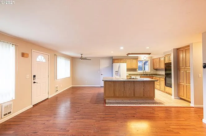 1694 Lincoln St — Photo 6