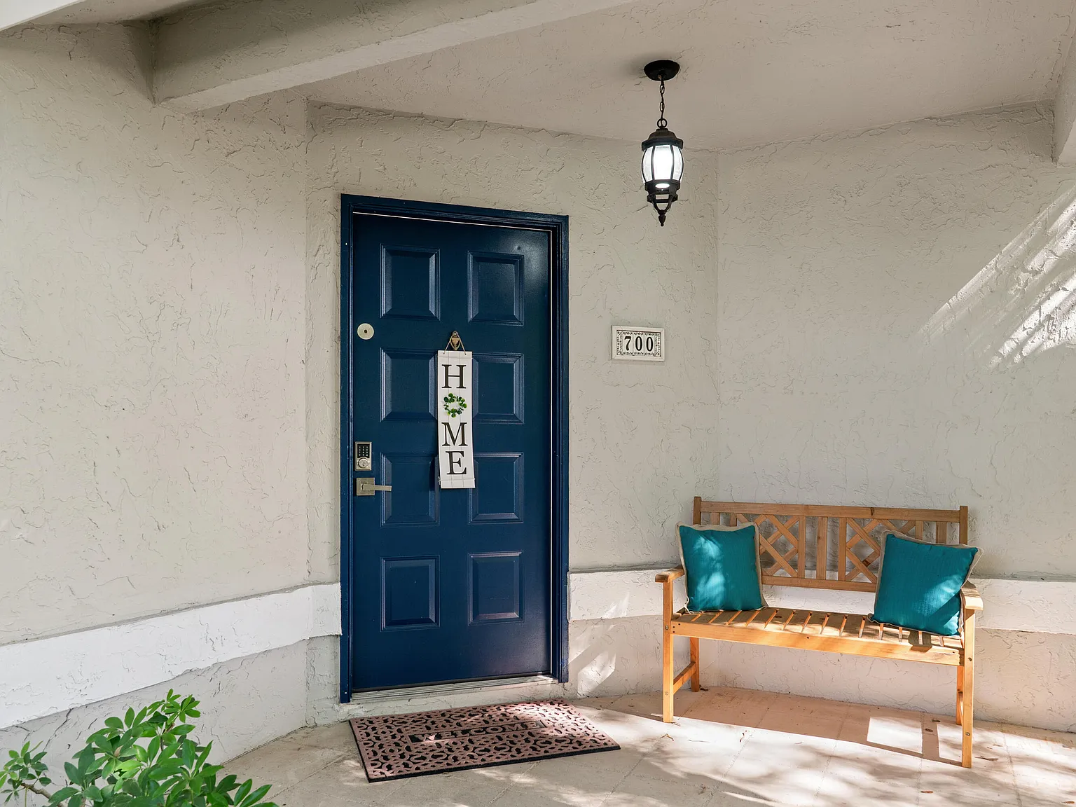 3 bed, 2.0 bath, 1310 sqft, $6,000 — Photo 4