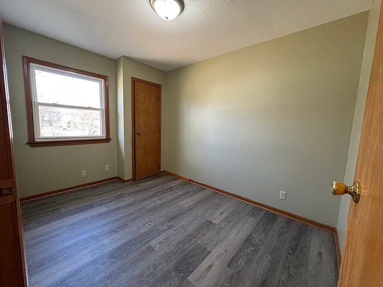 9612 Larimore Ave — Photo 4