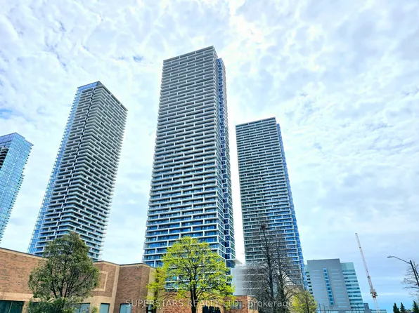 898 Portage Pkwy, Vaughan, ON