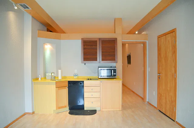 1 bed, 625 sqft, $1,200 — Photo 3
