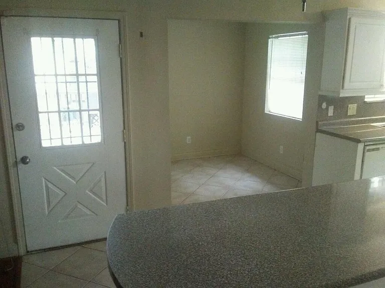 3015 Dorset Dr — Photo 4