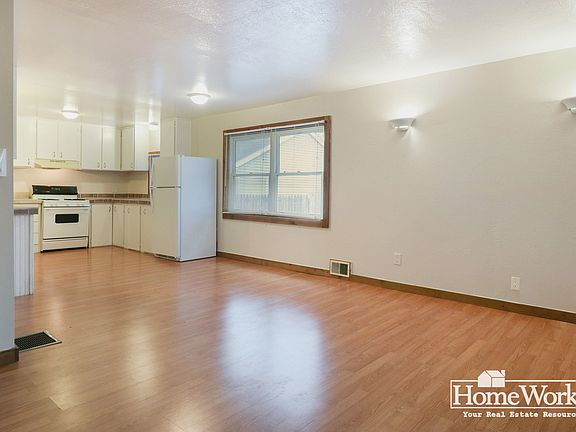 2nd image of 521 Geyer Ave