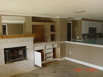 2nd image of 6745 Jackson St