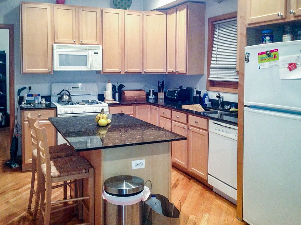 1st image of 1063 W Cornelia Ave APT 2