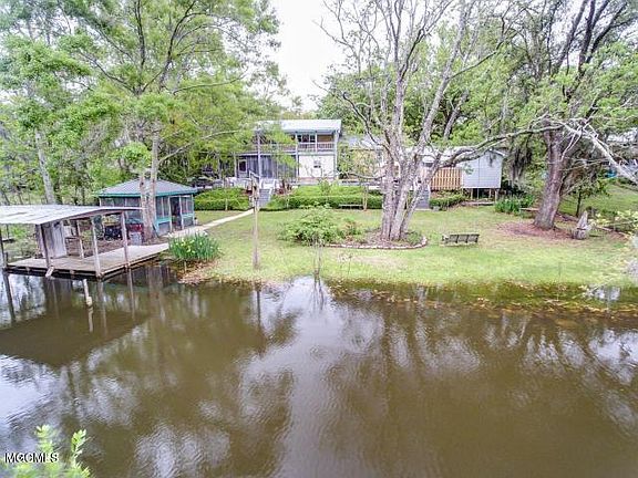 4th image of 3807 Riverwood Dr