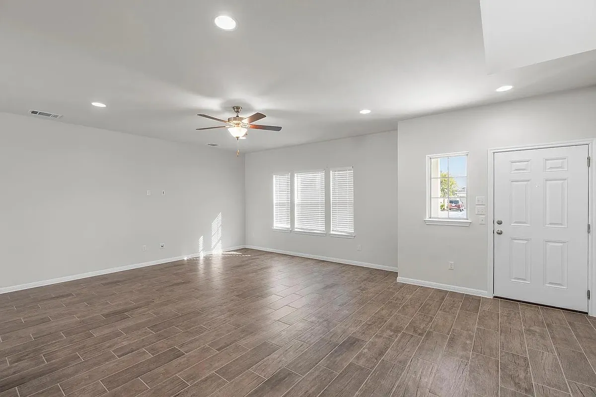 Building Photo - 1725 Lakota Ln