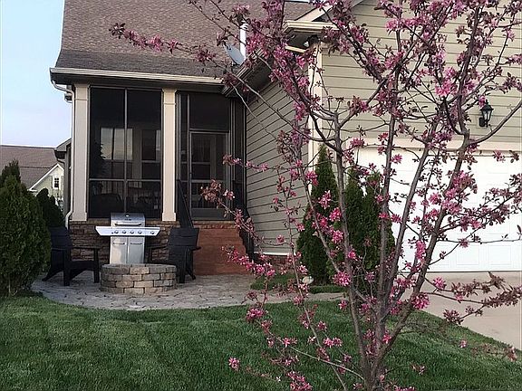 2nd image of 2876 Americus Dr