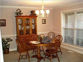 4th image of 527 Reliance Dr