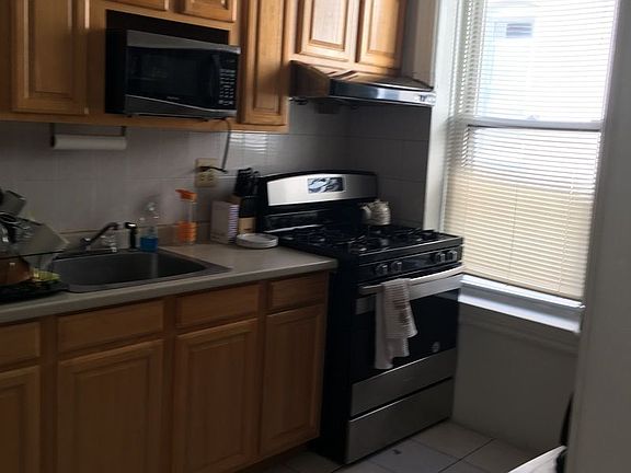 4th image of 2354 27th St