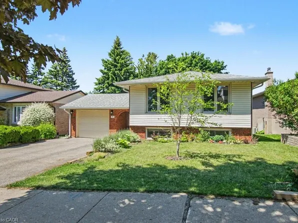 94 Devonglen Dr, Kitchener, ON N2E 2C5