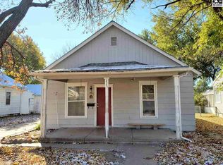 827 E 6th Ave, Hutchinson, KS 67501