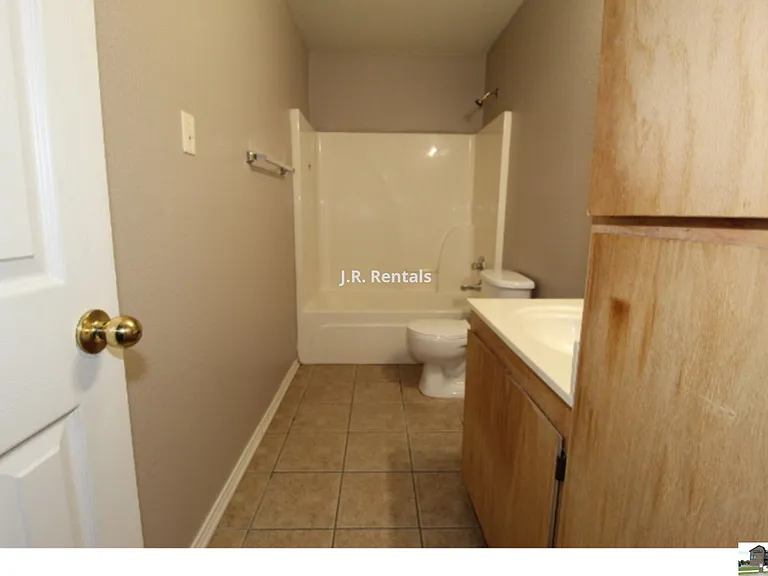 304 Jeff Gordon Dr #A — Photo 14