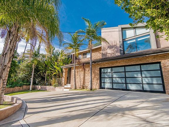 4th image of 2425 Coldwater Canyon Dr